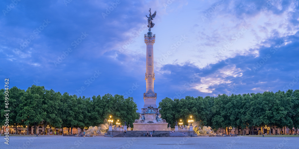 Bordeaux's Place des Quinconces: Home to the Impressive Girondins Monument