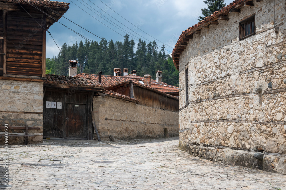 Obraz premium Typical Street and old houses in town of Koprivshtitsa,Bulgaria