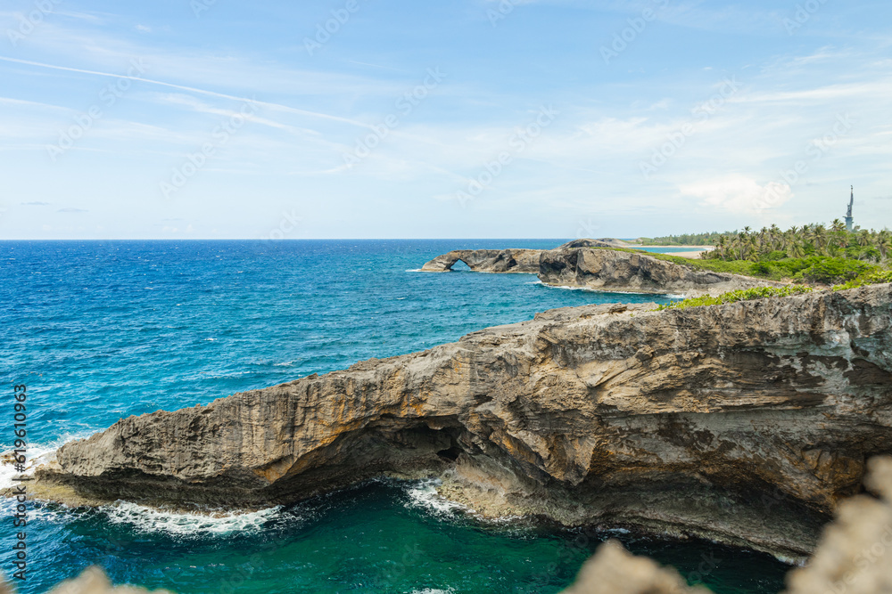 Fototapeta premium Arecibo cueva del indio rock formations landscape in the coast of puerto rico
