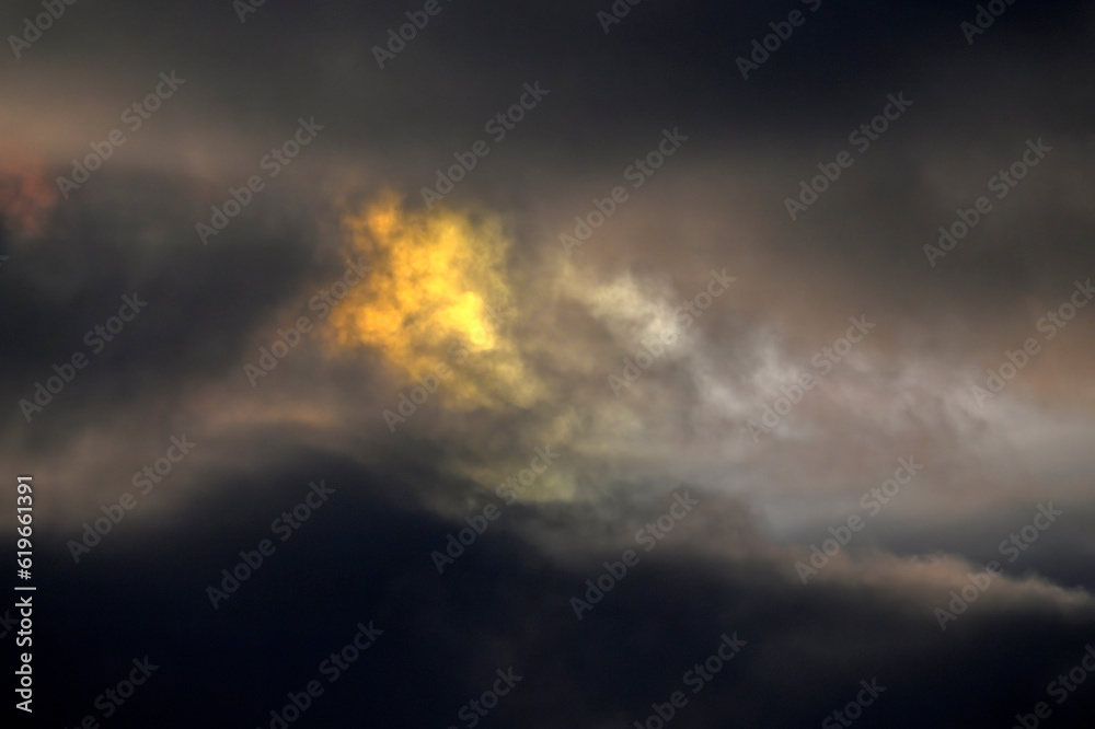 Halo (optical phenomenon) // Halo, Lichthof (Lichteffekt) Stock Photo