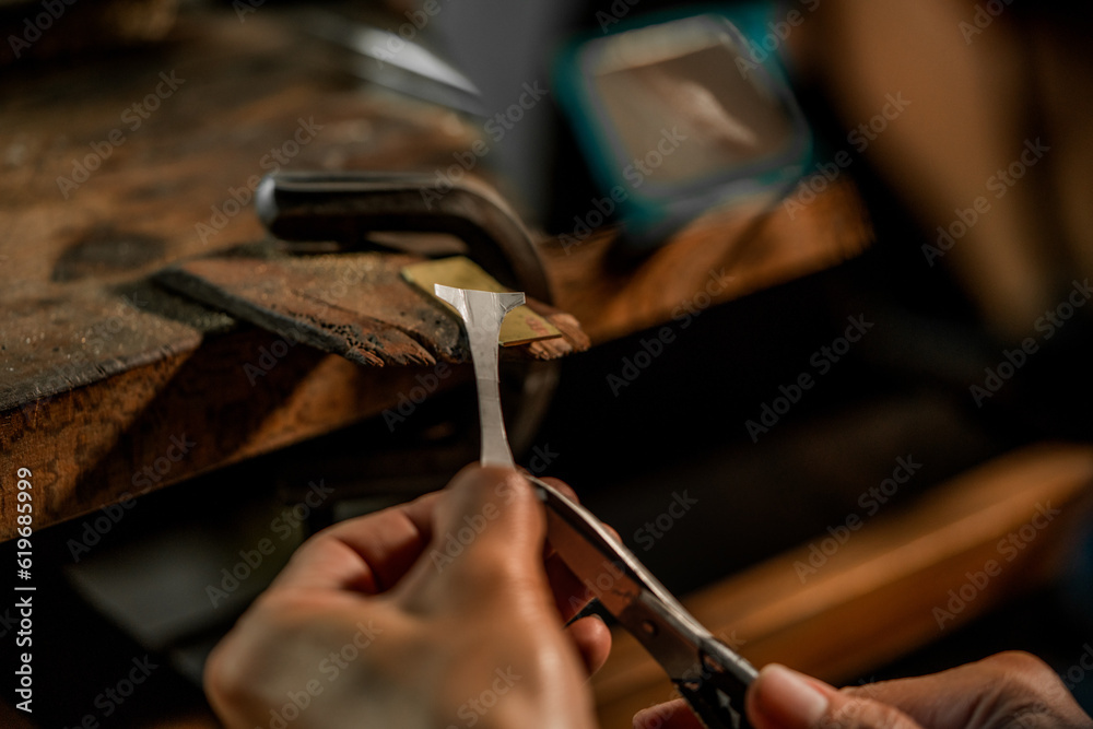 Obraz premium wedding Goldring process handcraft work 