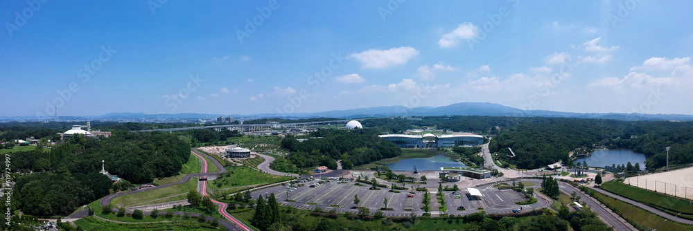 航空撮影した愛知県長久手市のモリコロパークの公園の全景風景