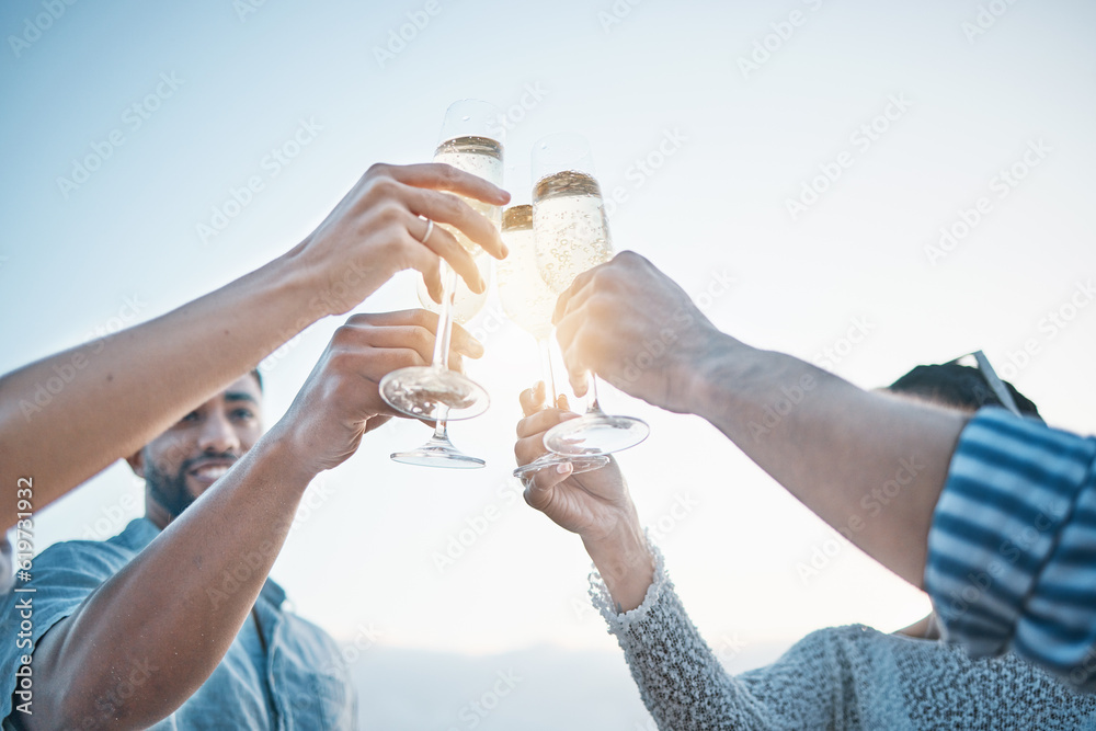 Fotografie Happy, friends and hands toast with champagne, having fun and bonding at sunset
