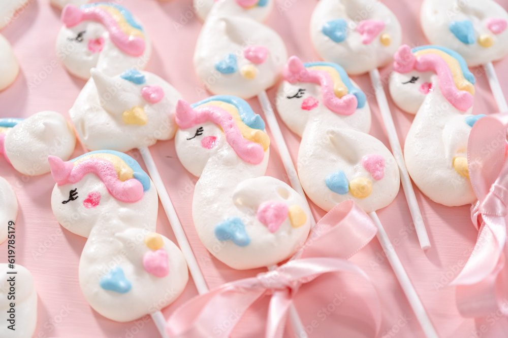 Unicorn meringue pops Unicorn meringue pops