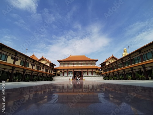 Fo Guang Shan Thaihua. Taiwanese style temple in Bangkok.Is located on Khu Bon Road, Khlong Sam Wa District, and is also called the Institute of Buddhism Theravada-Mahayana.