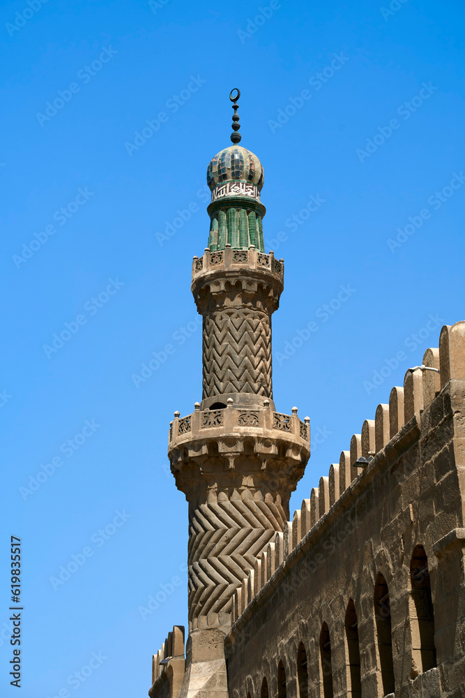 Obraz premium Minaret on the wall with green accent near the Great Mosque of Muhammad Ali Pasha, Cairo, Egypt