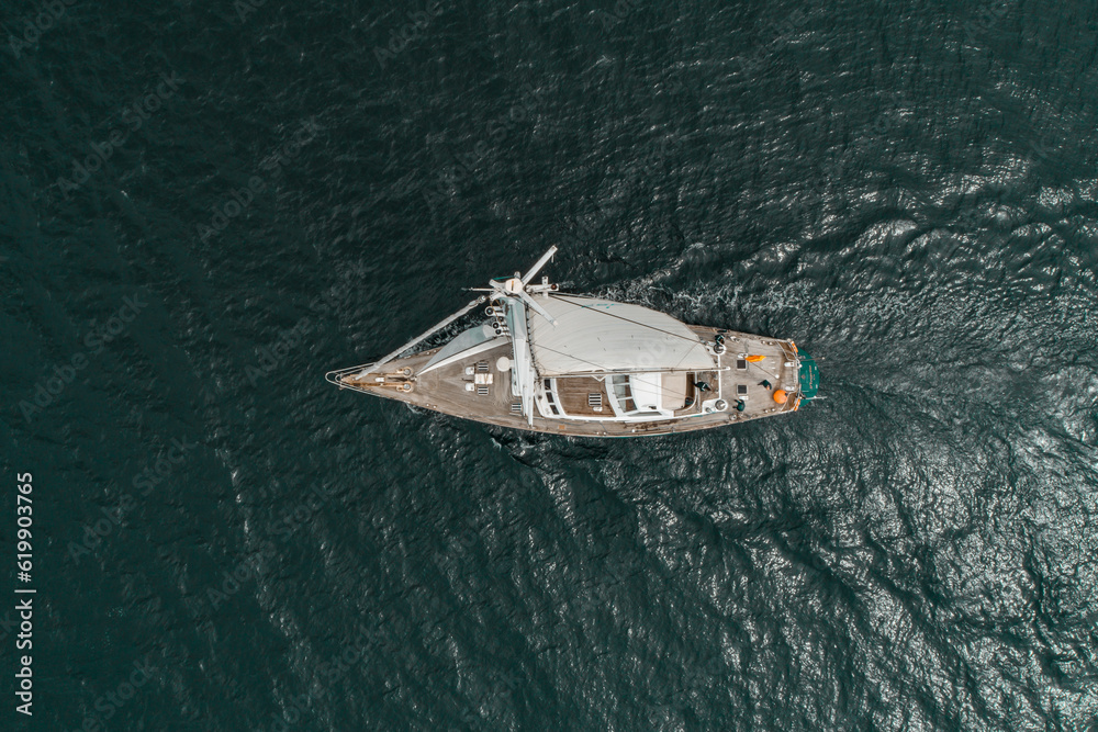 Naklejka premium Barco de vela