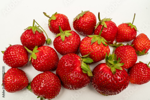 Fototapeta Naklejka Na Ścianę i Meble -  strawberries on white background