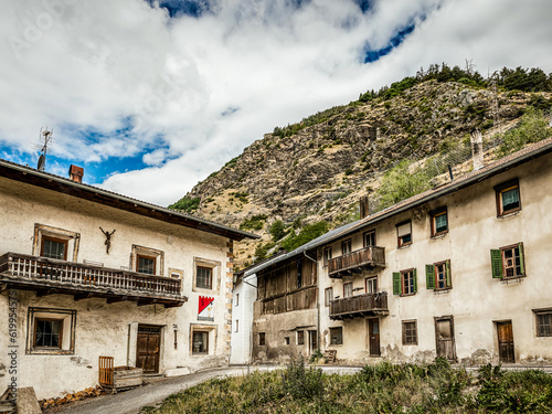 Fototapeta Naklejka Na Ścianę i Meble -  Laatsch im Vinschgau