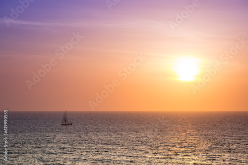 boat at sunset in Cartagena © lflondonol