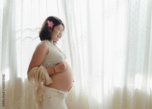 Free Download A woman who is 8 months pregnant with each verb. - GFXLoad