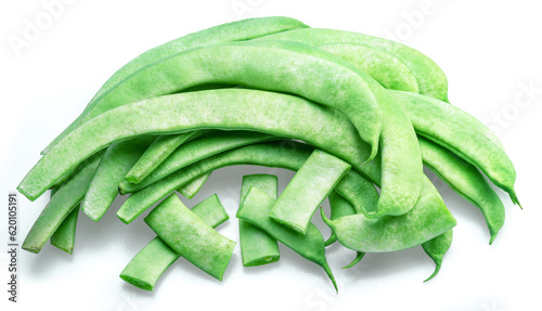 Foto Fresh french green beans isolated on white background.