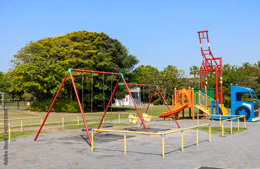 Fototapeta premium 公園 ブランコ