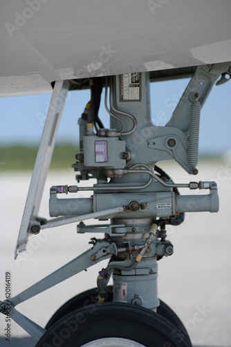 Mid-Size Corporate Jet Landing Gear