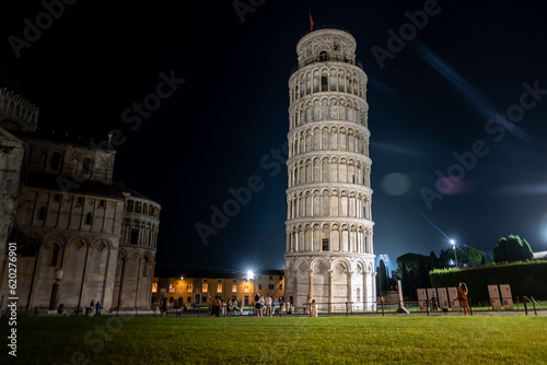 Fotografia Leaning Tower of Pisa, Piazza dei Miracoli in Pisa, Tuscany, Italy and Pisa Cath