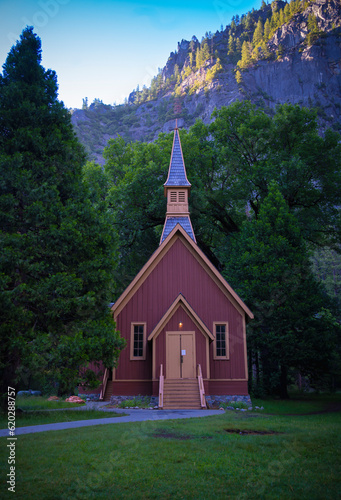 Fotografie, Tablou Yosemite chapel at dawn
