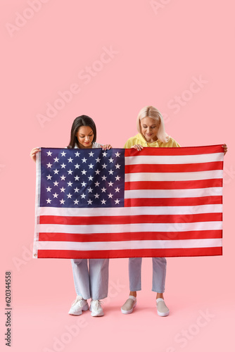 Beautiful women with USA fl...