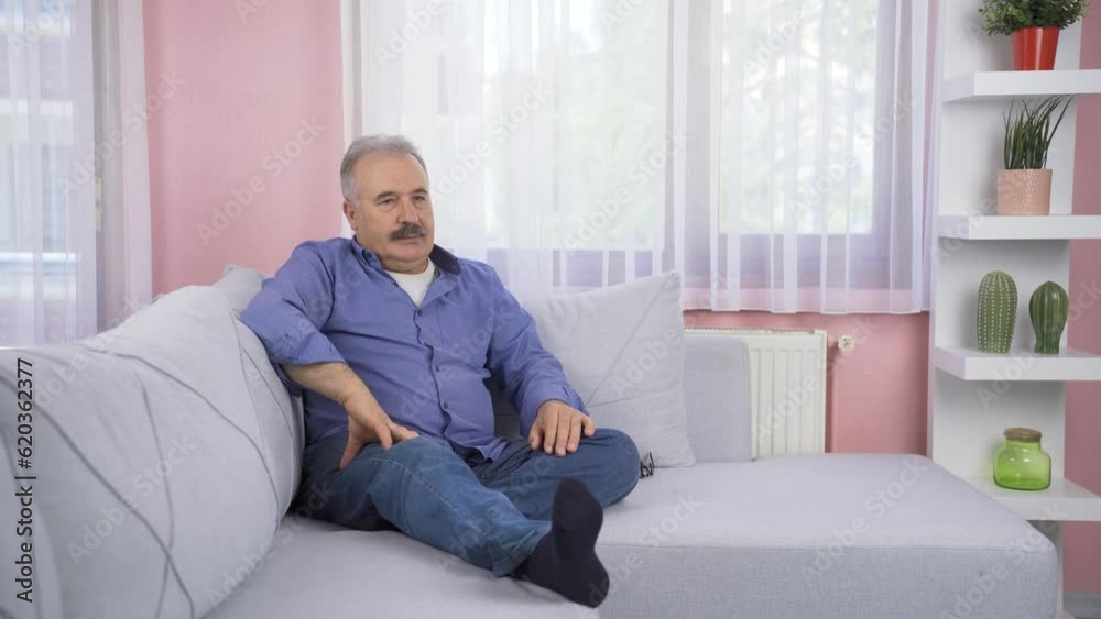 The old man whose memories come to mind becomes sad. The old man whose memories come to mind becomes sad.