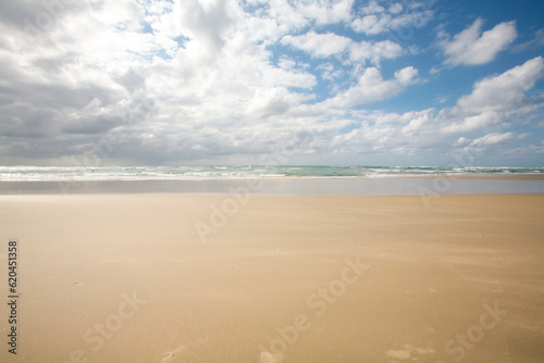 beautifull beach and clouds