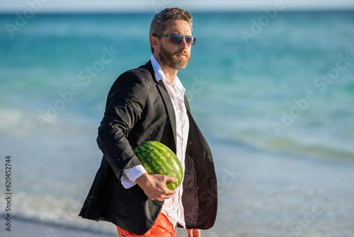 Canvas Print business man on summer vacation
