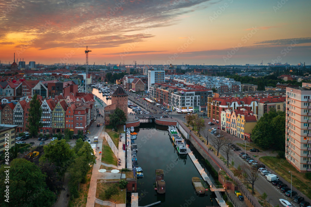 Fototapeta premium The Main Town of Gdansk at sunset, Poland