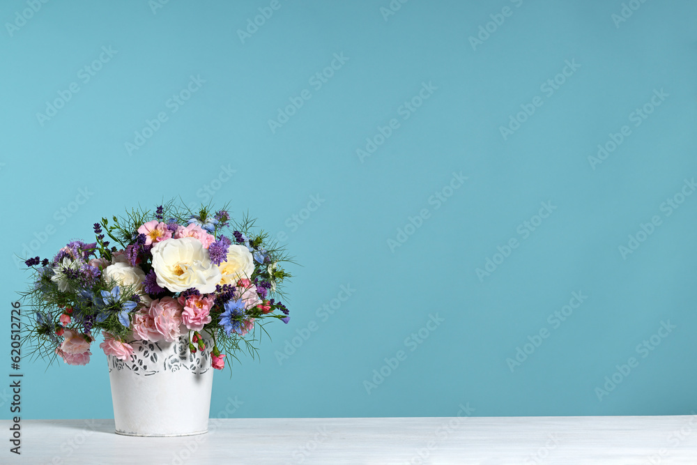 Beautiful bouquet with white and pink roses Beautiful bouquet with white and pink roses