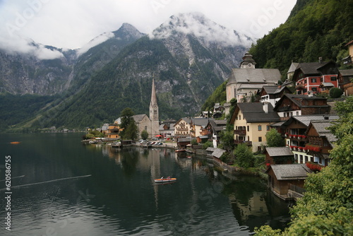 A town on the shore of a lake, Austria © Foto