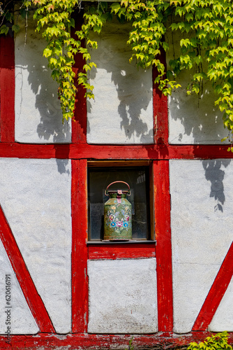 Dekoration am Haus mit Bauernmalerei photo