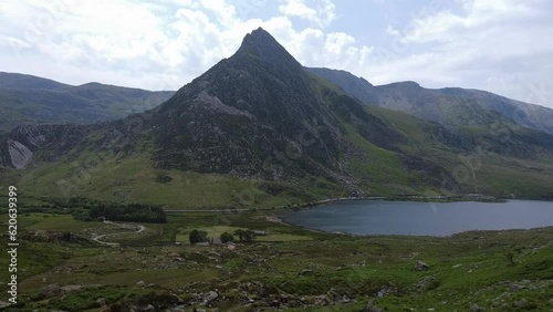Tryfan: Majestic Peaks and Adventurous Ascents photo