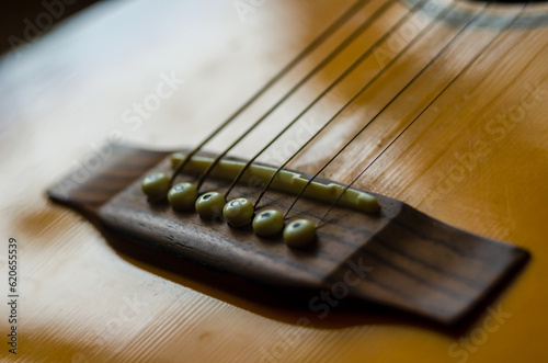 Klasyczna gitara akustyczna dla początkujących