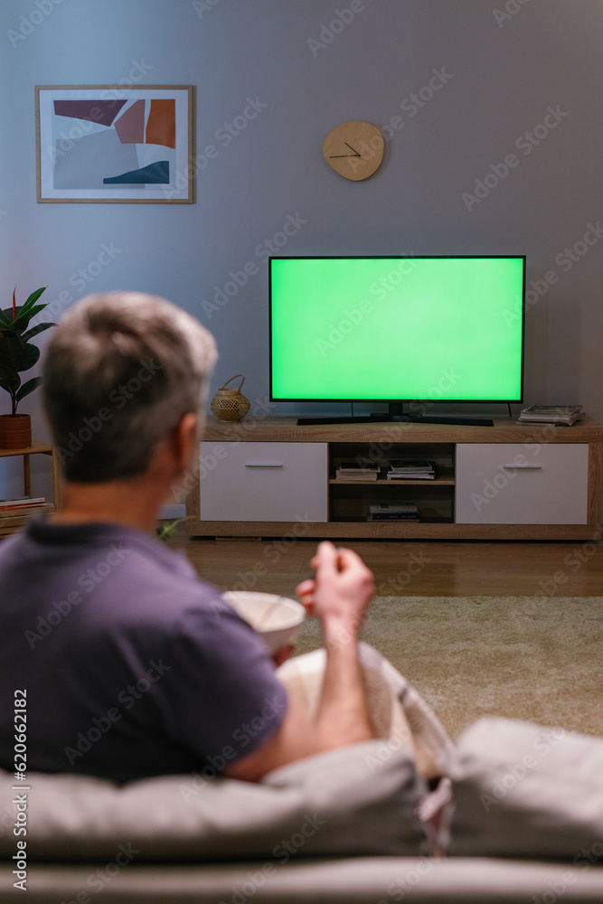 watch tv green screen