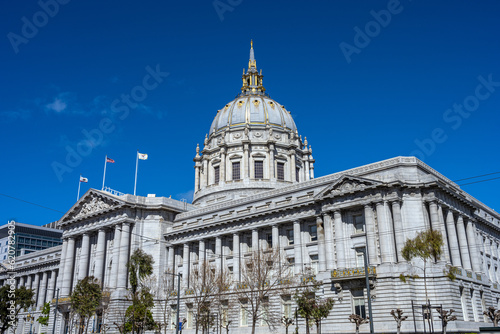 The imposing San francisco city hall on a sunny day
