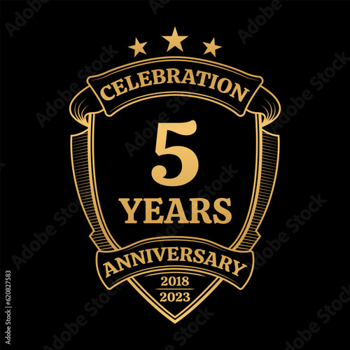 5 year anniversary icon or logo. 5th jubilee celebration, business company birthday badge or label. Vintage banner with shield and ribbon. Wedding, invitation design element. Vector illustration.