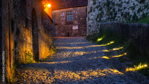 Village de Beynac-et-Cazenac     la tomb  e de la nuit