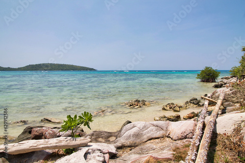 seascape view of tropical beach in karimunjawa island © raffaellagalvani