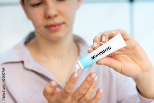 Mupirocin Medical Cream photo