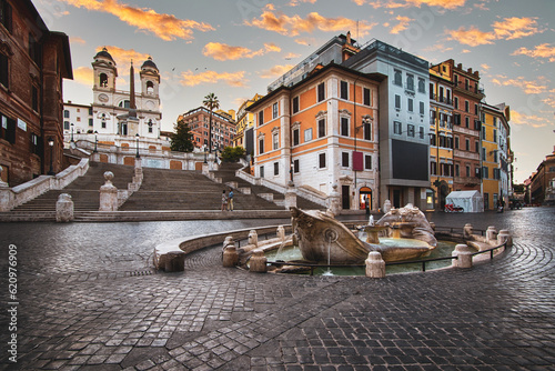 Fototapeta Naklejka Na Ścianę i Meble -  Rome one of the oldest cities in the world with the most visited monuments. Ancient historic city where the ancient Romans lived and the heart of Catholicism with the Vatican