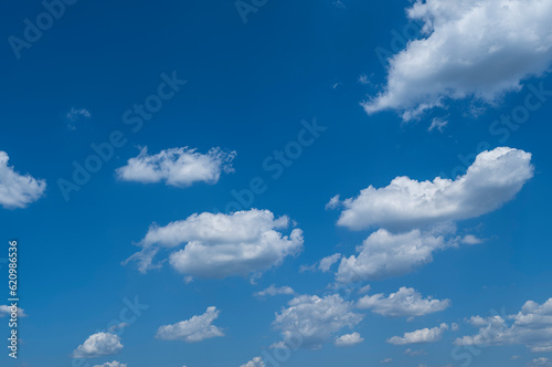 Fototapeta Naklejka Na Ścianę i Meble -  blue sky and white summer clouds