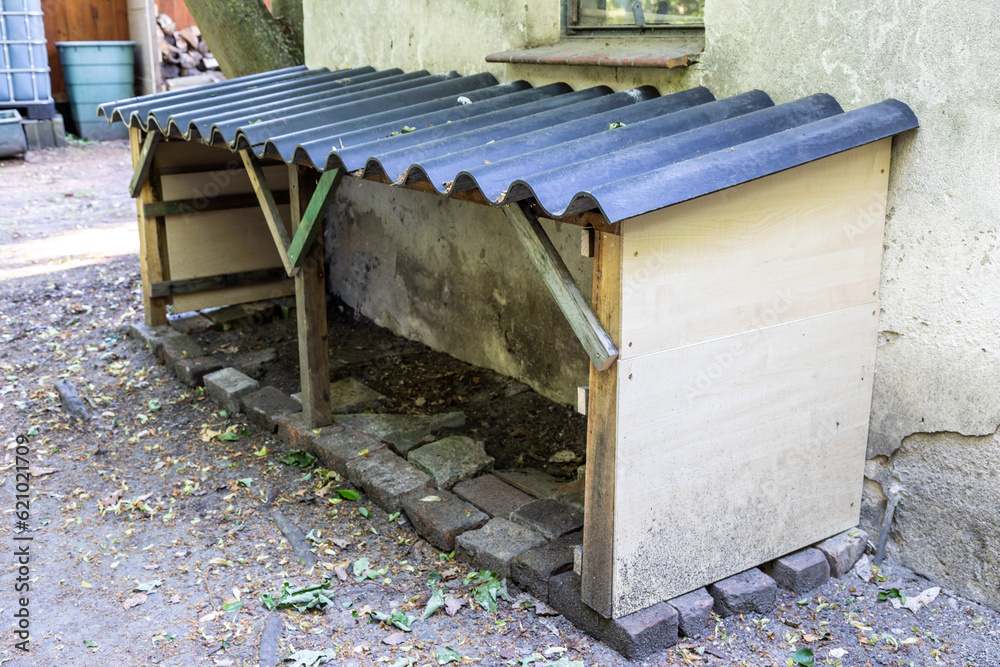 Nässeschutz für Brennholz vor Regen und Nässe Nässeschutz für Brennholz vor Regen und Nässe
