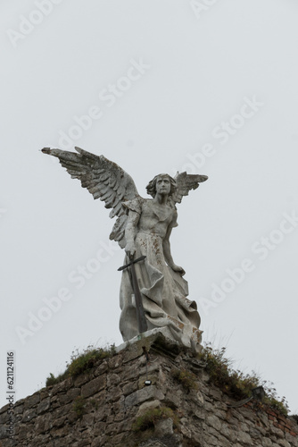 Estatua Arcángel. 