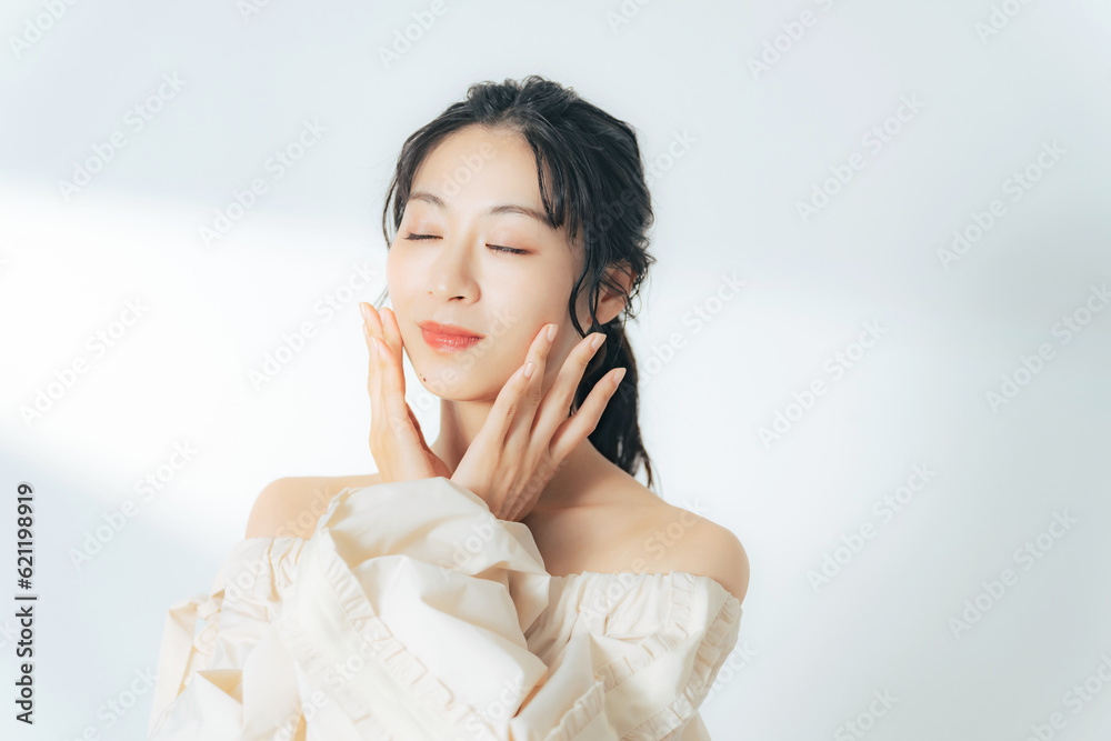 女性の美容イメージ　スキンケア　コスメ