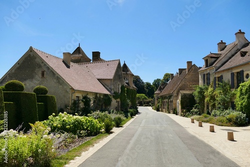 La rue principale du village d’Apremont-sur-Allier