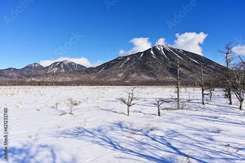 冬の男体山と大真名子山、小真名子山