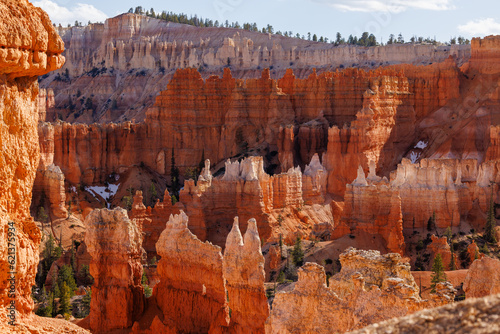 Rock formations and hoodoo’s from Queens Garden Trail in Bryce Canyon National Park in Utah during spring.