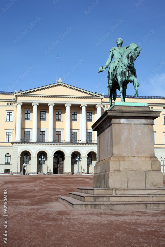 Royal palace in Slottsparken with statue of Karl Johan - Oslo - Norway