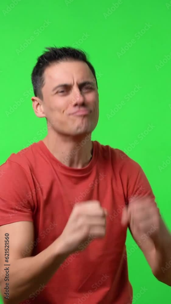 Man saying everything is ok. With a red shirt.