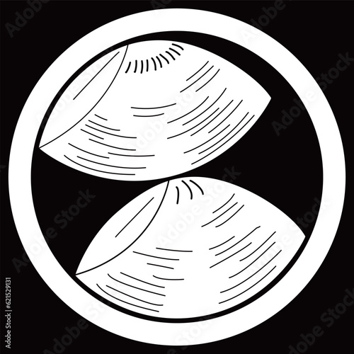 家紋です。中輪に二つ蛤といいます。