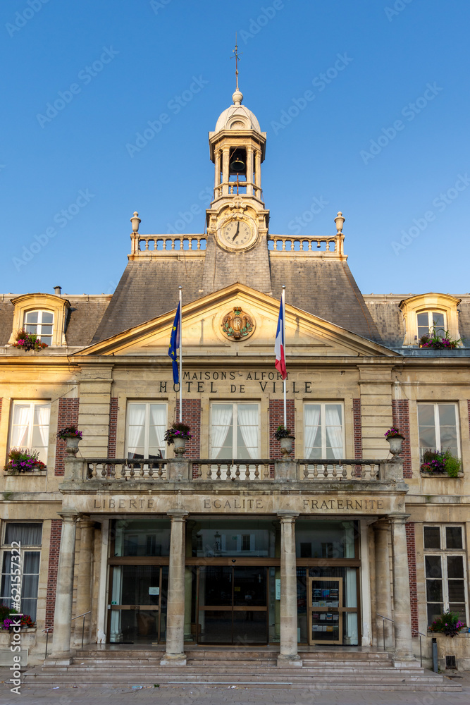 Vue extérieure de l'hôtel de ville de Maisons-Alfort, France. Maisons-Alfort est une commune située dans le département du Val-de-Marne en région Île-de-France, au sud-est de Paris