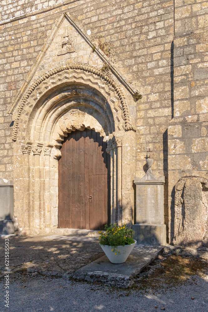 Portail de l'église Saint-Michel de Le Wast