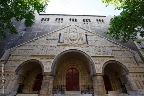 Saint-Pierre de Chaillot is a Roman Catholic parish church in the Chaillot neighborhood of the 16th arrondissement of Paris, at 31, avenue Marceau.